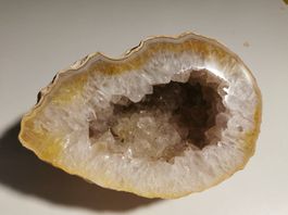 Achatgeode mit Chalcedonkristalle