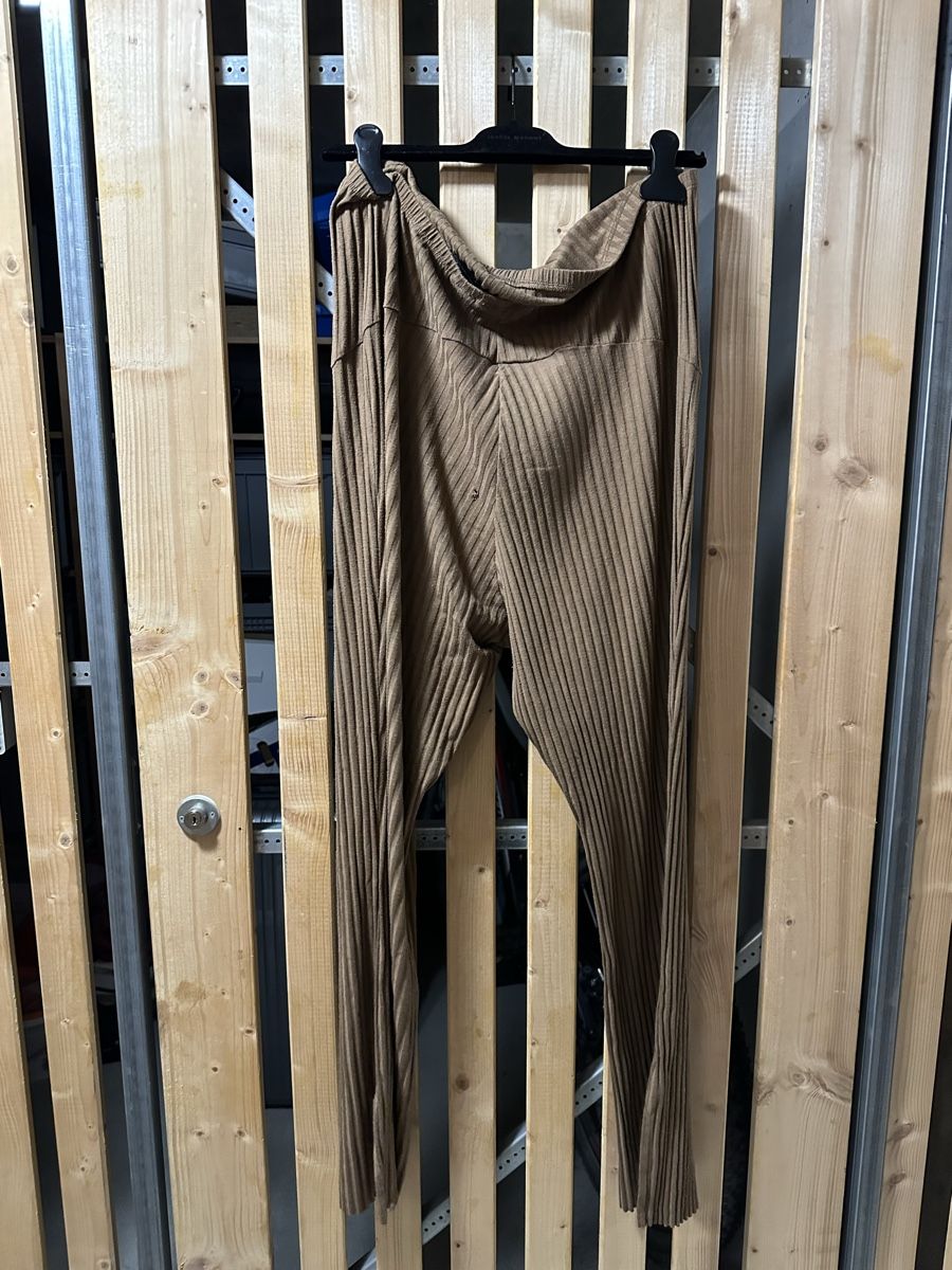 H&M Pantaloni: Mama Leggings mit Schlag, Gr.XL – Difettoso da Uster venduto da staernli4 2