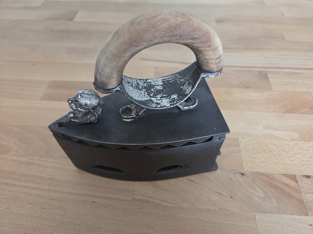 Bügeleisen: Gusseisen Bügeleisen – Gebraucht aus Hittnau von Vanessa1490 3