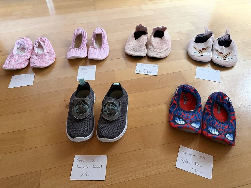 Scarpe per ragazzi: Kinder Finken / Hausschuhe  – Usato da Grüningen venduto da Zani87