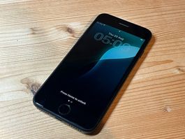 iPhone SE 3.gen 64gb - Hinterseite gerissen