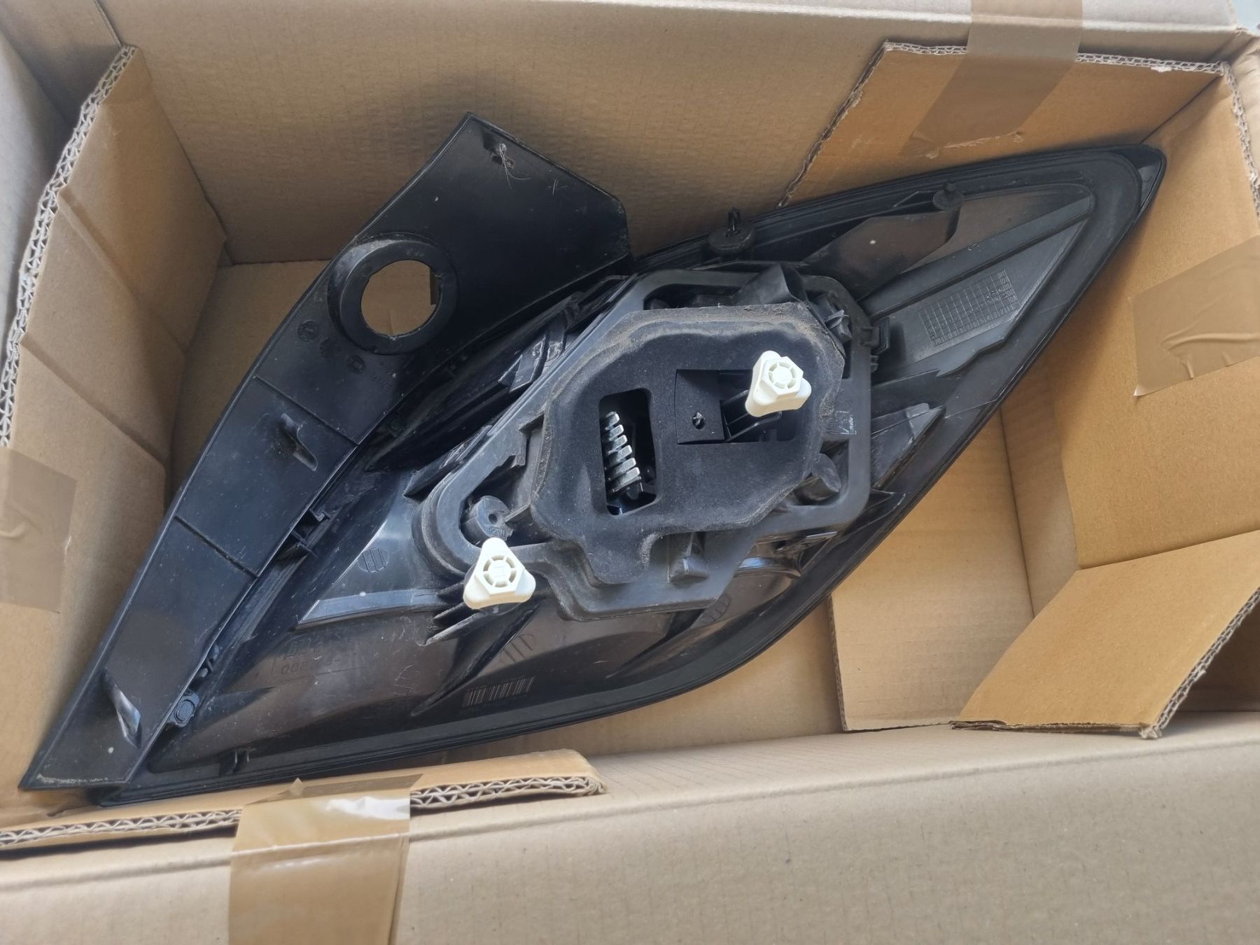 Opel Alle Autoersatzteile: Lampe hi./ Opel Astra H – Gebraucht aus Adlikon b.Regensdf von attila63 2