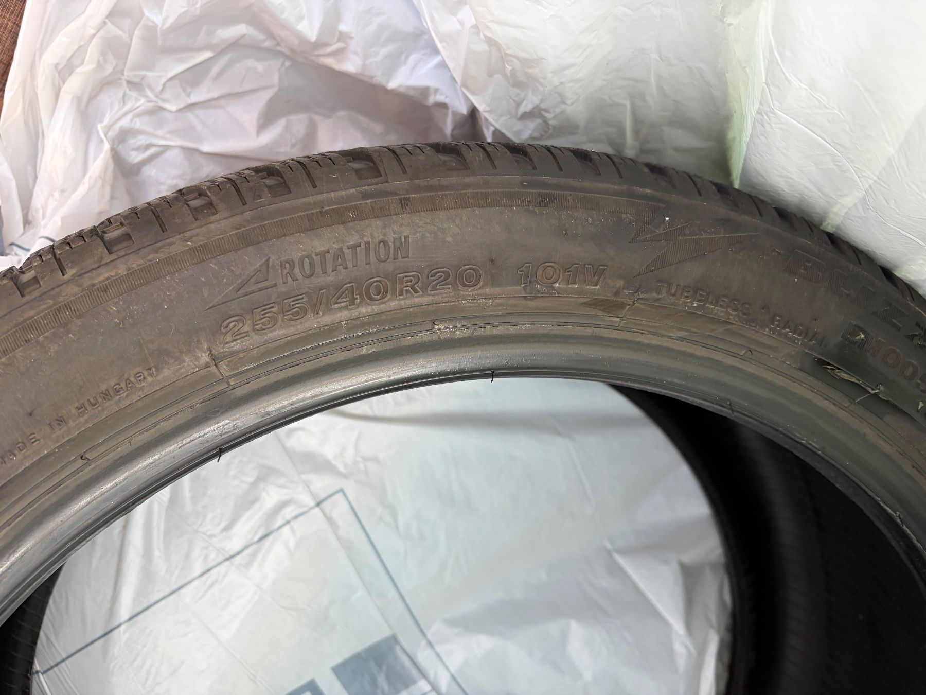 Bridgestone Pneumatici & Ruote complete: Bridgestone Blizzak 255/40R20 101V, 4mm – Usato da Zürich venduto da L_K_F 8