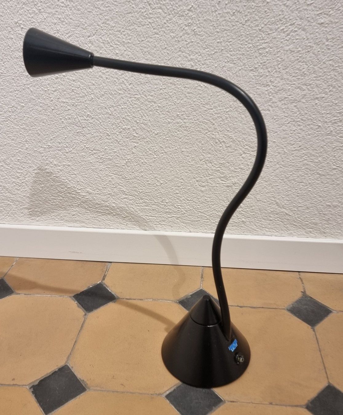 Comodini: Lampe de table de nuit – Difettoso da Bern venduto da phb_92q9