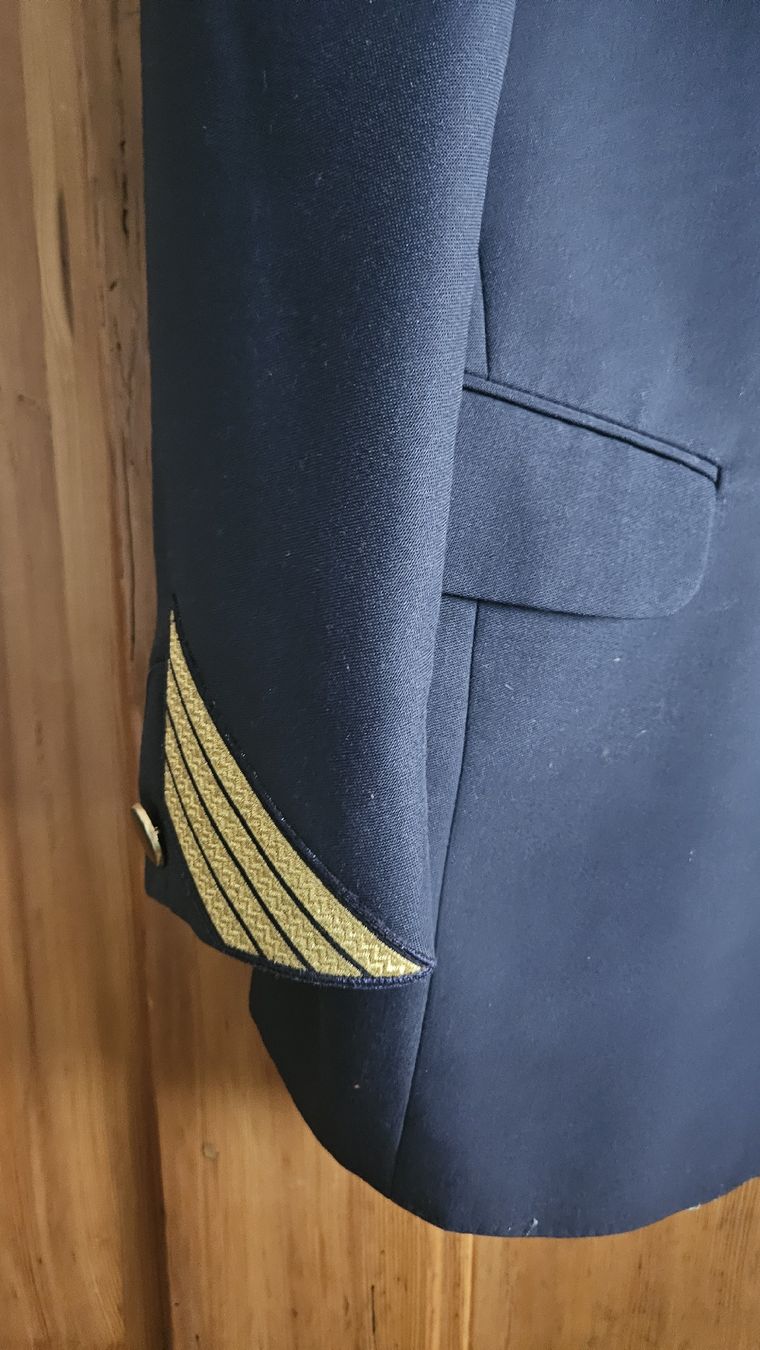 Swissair Uniformi: Swissair Piloten Uniform vintage Grösse 52 – Usato da Ettingen venduto da samiba 2