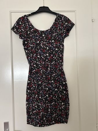 Robe florale - taille S - C&A