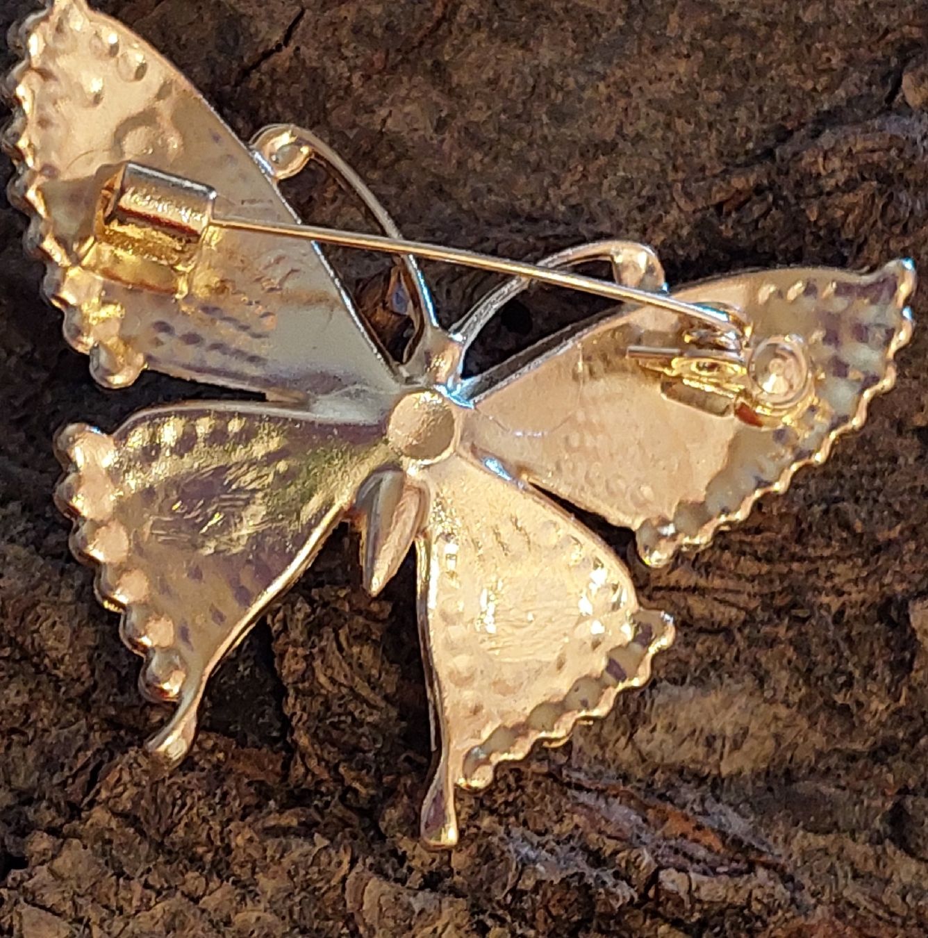 Broches & Aiguilles: Hübsche Brosche Schmetterling – Neuf (Voir description) à Oberwil BL par Hunajakakku 7