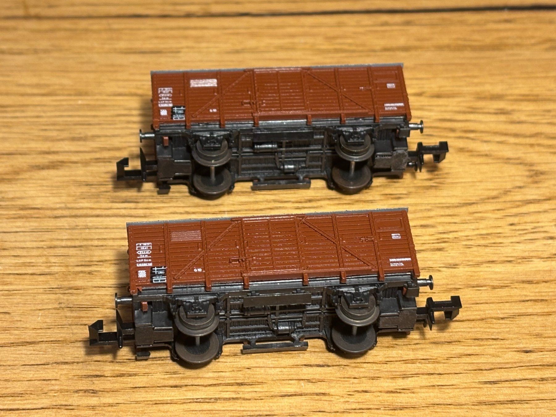 Modellini di ferrovie: *e1350: 2 Güterwagen (Spur N) – Usato da Birsfelden venduto da Birs_25 3