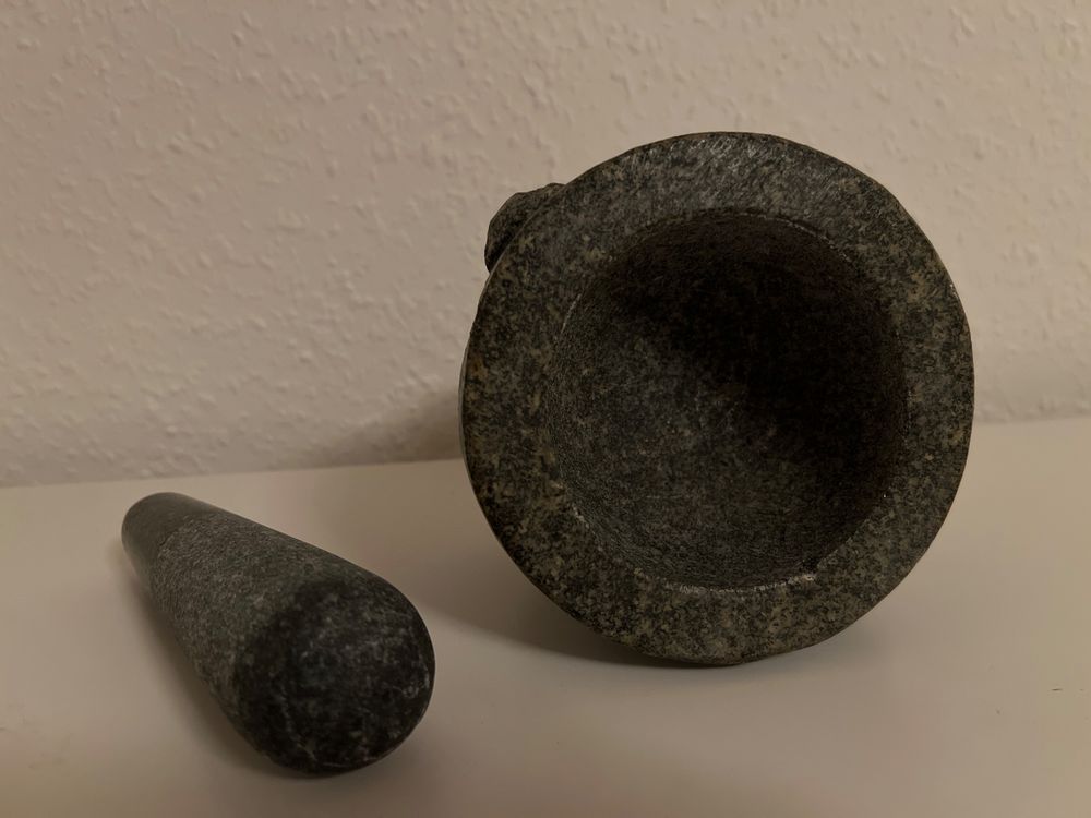 Toller Stein Mörser aus Granit (Gebraucht) in Basel für CHF 10 – mit ...