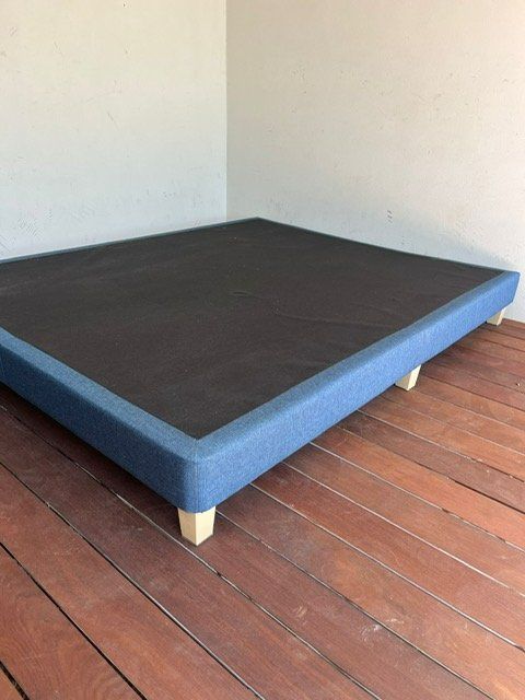 Reti a doghe: Sommier Queen Excellent Etat a donner – Usato da Morges venduto da kat_g5pz 2