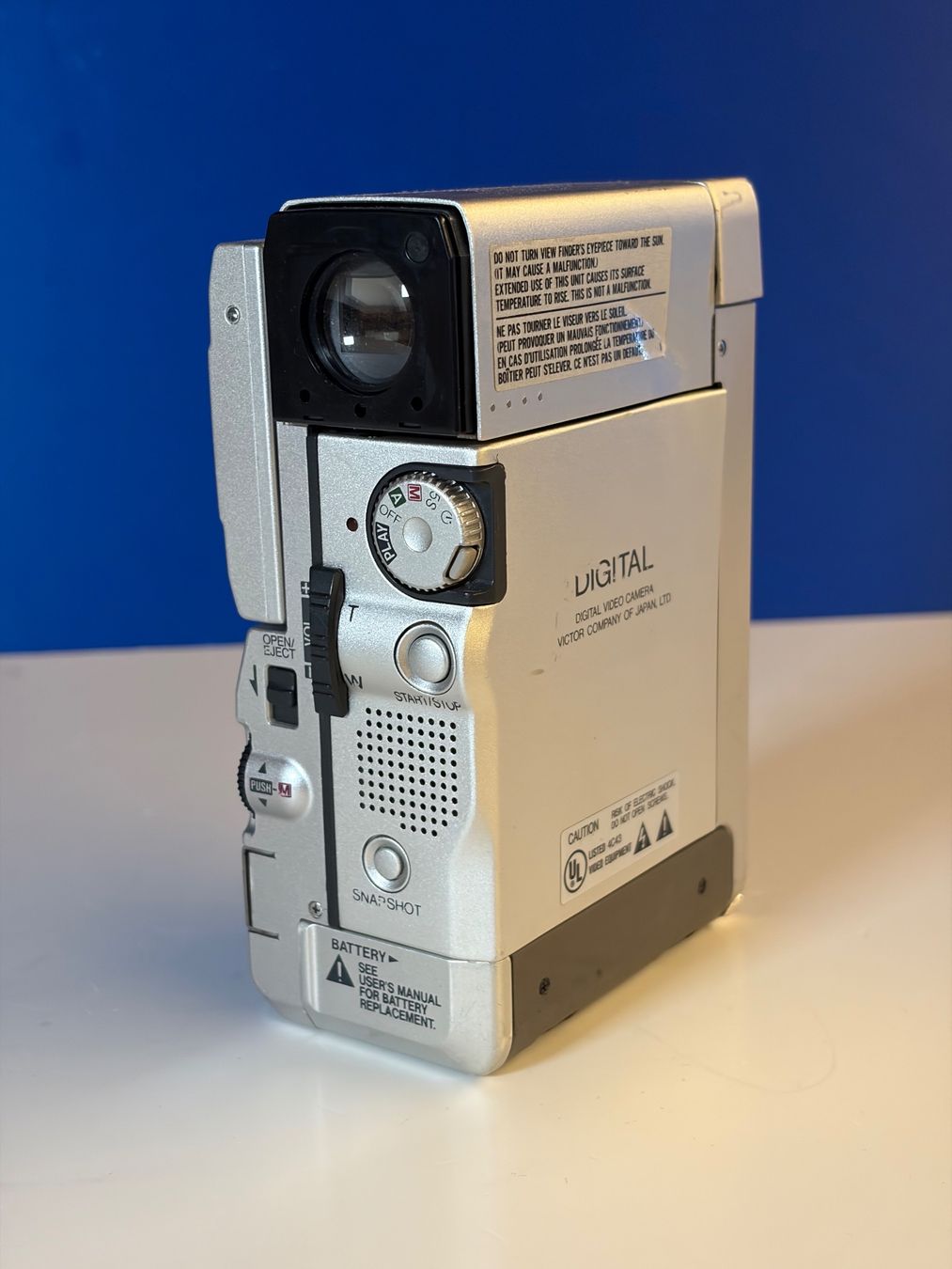 JVC Videocamere: JVC GR-DVX, 1997 – Usato da Chur venduto da irog2021 1