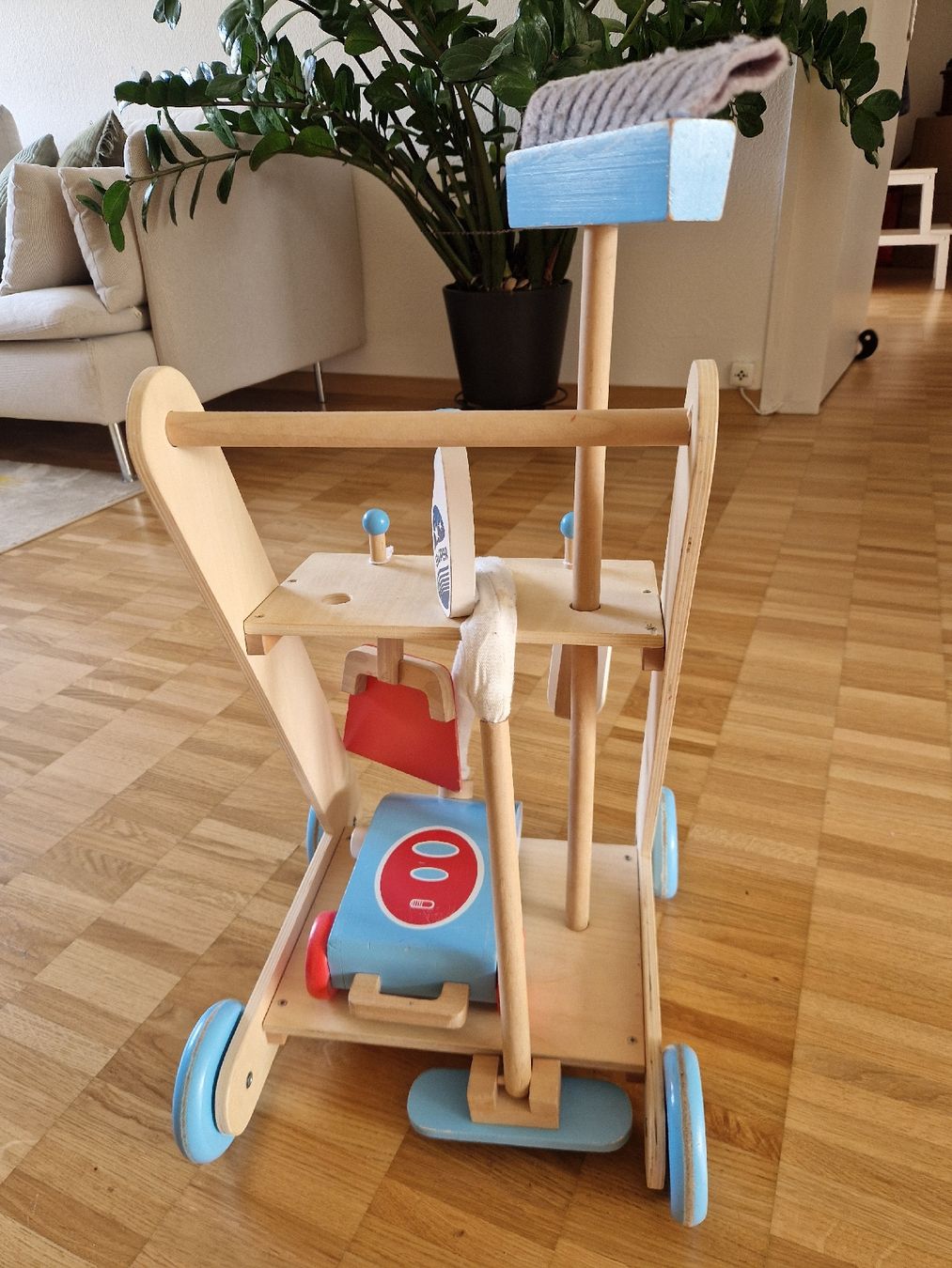 Giocattoli: Putzwägeli aus Holz – Usato da Wittenbach venduto da laramarighetto 3