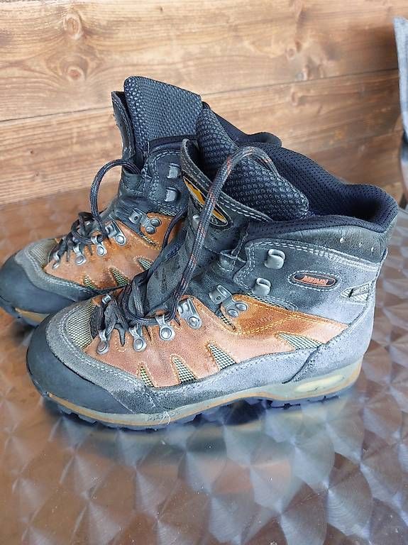 Meindl Herrenschuhe: MEINDL Wanderschuh GORETEX – Gebraucht aus Reichenbach im Kandertal von Gt600
