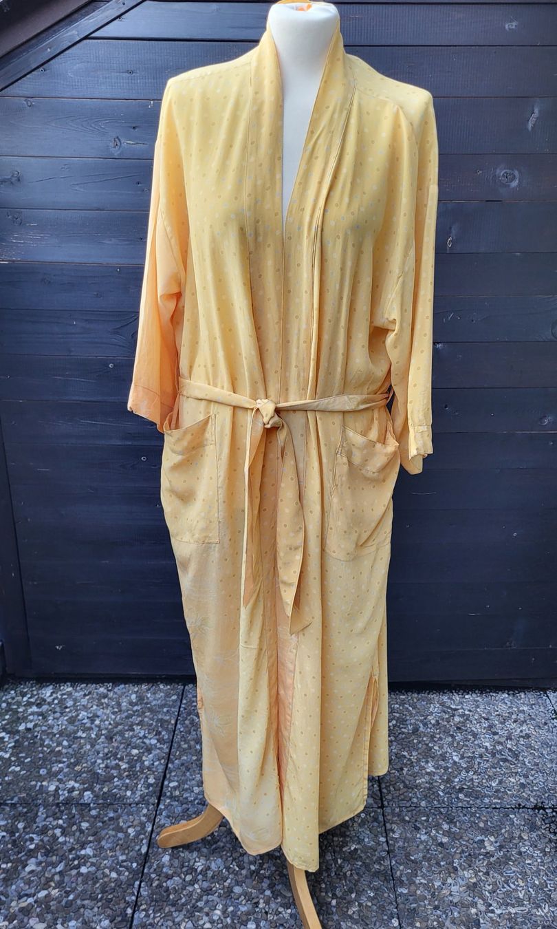 Kimonos: Kimono jaune soie – Neu und originalverpackt aus Fribourg von VictoriaShop7
