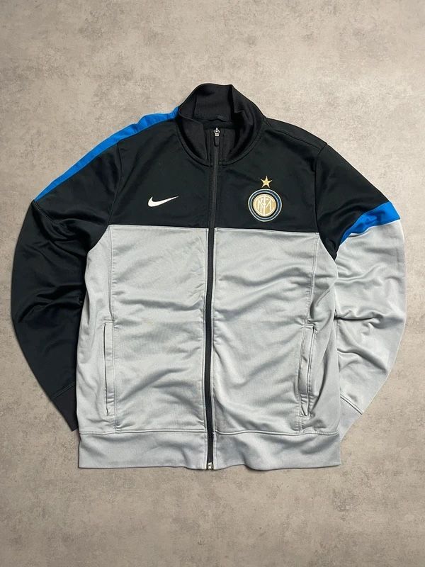 Nike Giacche: Nike Inter Mailand Trackjacket – Nuovo (secondo la descrizione) da Bad Zurzach venduto da meh_nz88