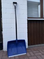 Schneeschaufel blau mit Stiel guter Zustand