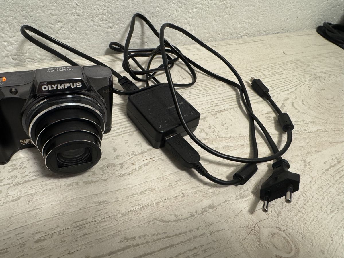 Olympus Fotocamera: Olympus sz-11 3D Digitalkamera – Usato da Zunzgen venduto da milesdavis76 2