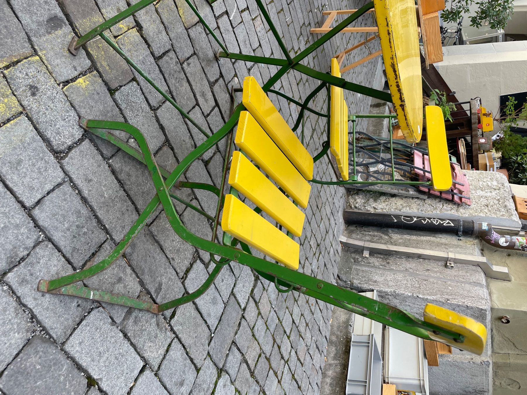 Tischset: Vintage Bistro Tisch mit Stühlen – Gebraucht aus Biel/Bienne von Rothar 1