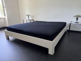 Doppelbett 180/200 mit 2 Matratzen