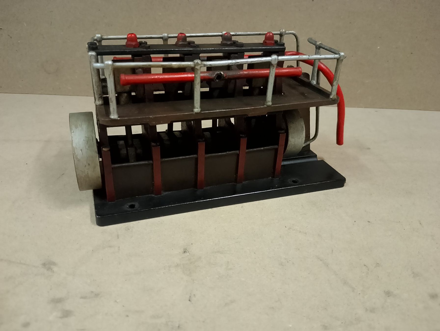 Kit di modellismo & Modellini statici: Dampfmaschine / 4 Zylinder Schiffsantriebsmodell Eigenbau – Usato da Safenwil venduto da dodgewc12 3