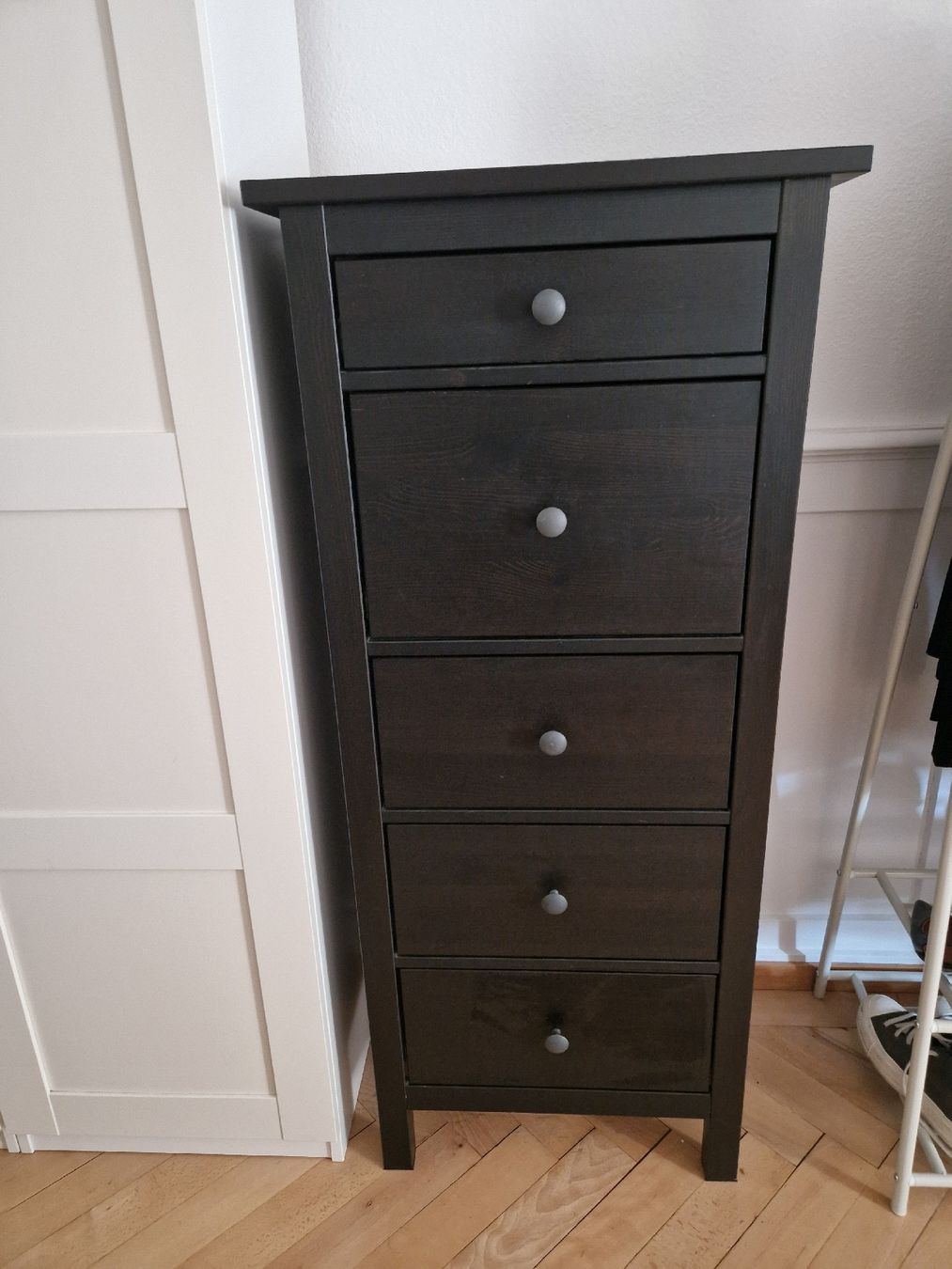 Ikea Commodes: Ikea Hemnes Kommode hoch, schwarz – D'occasion à St. Gallen par Sayuri