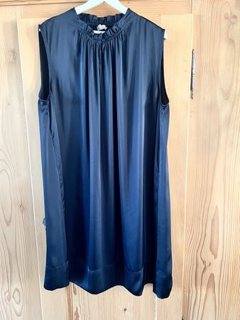 Kleid von H&M, dunkelblau