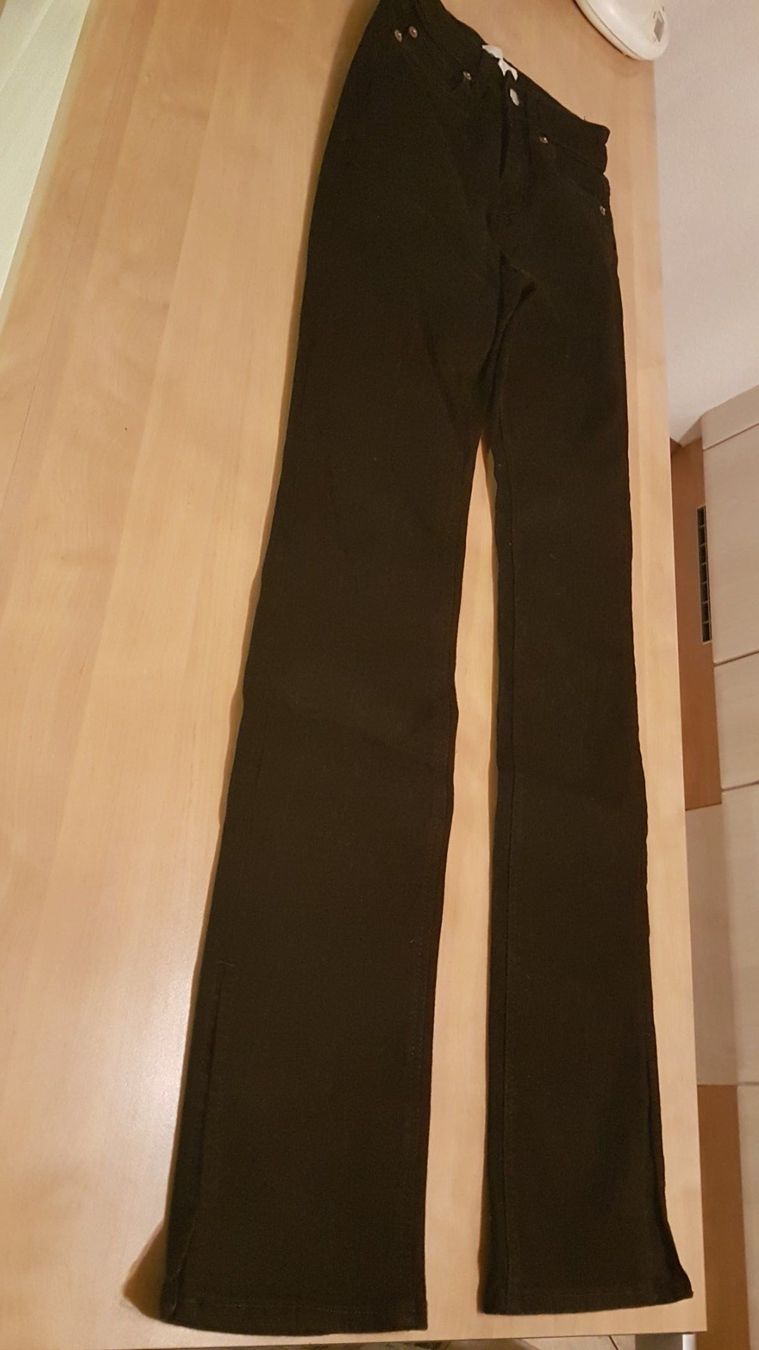 H&M Pantaloni: Pantalon noir taille 34 marque H&M – Usato da Villiers venduto da san_jn5w