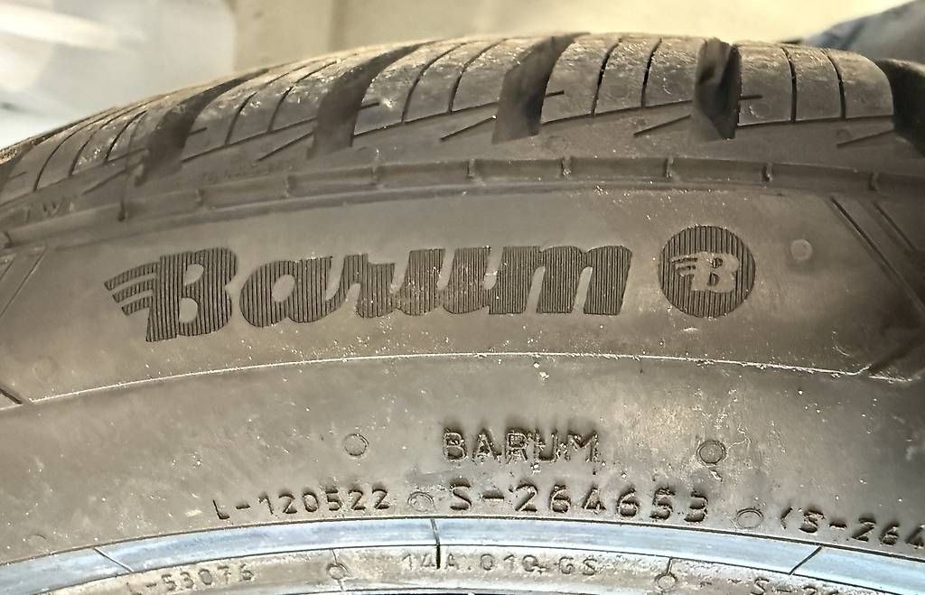 Pneumatici & Ruote complete: 225/40 R19 Winterreifen – Usato da Bischofszell venduto da TURBO_POWER 2