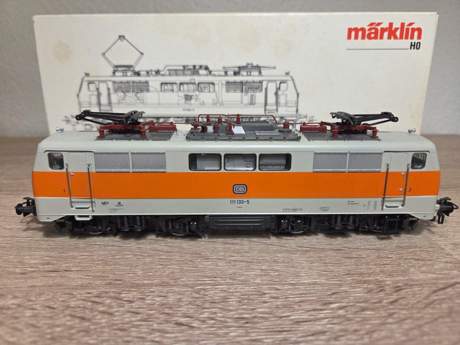 Märklin Modellini di ferrovie: Märklin 3042 E-Lok BR 111 DB H0 – Usato da St-Aubin-Sauges venduto da Lo_Go