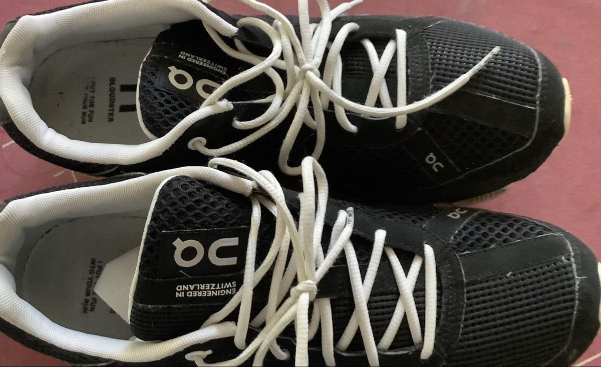 On Scarpe da uomo: On Cloud Laufschuhe schwarz Grösse 46  – Usato da Biel-Benken BL venduto da Lanma