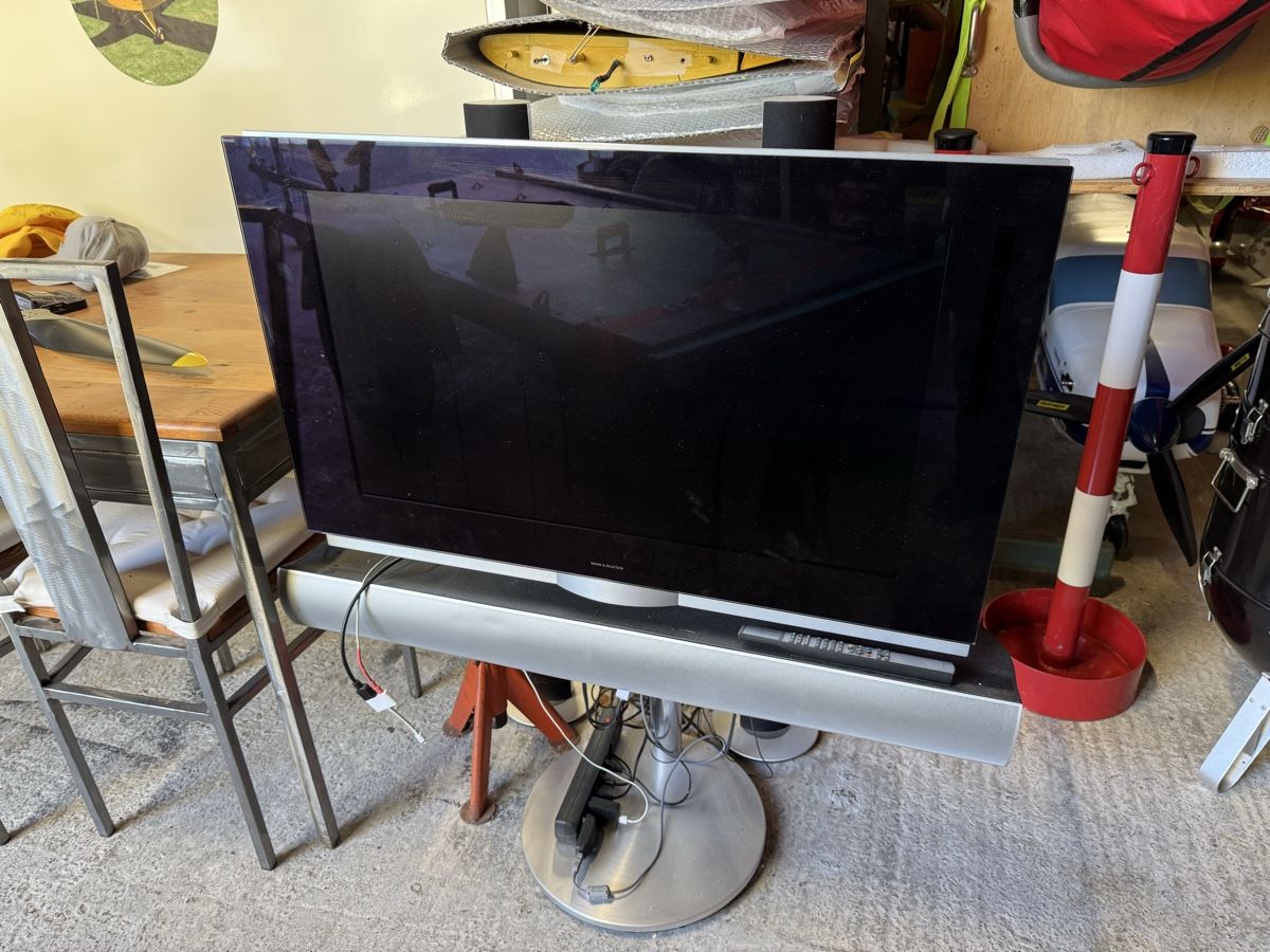 Bang & Olufsen Televisori: TV Bang und Olufsen – Usato da Wilen b. Wollerau venduto da Loonyacht