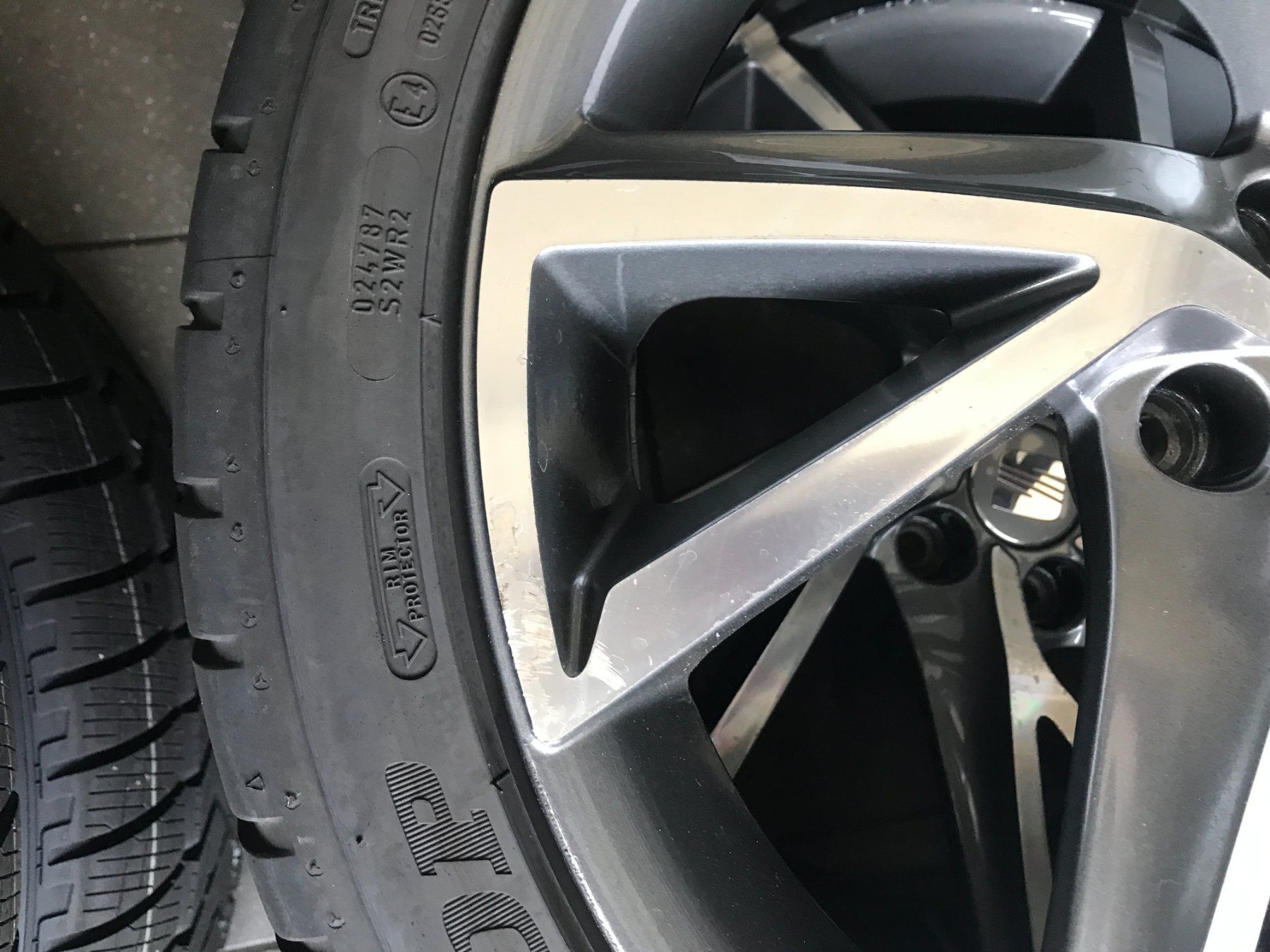 Seat Pneus & Roues: 17 Zoll Kompletträder Seat Ibiza – D'occasion à Stans par Pargger01 7