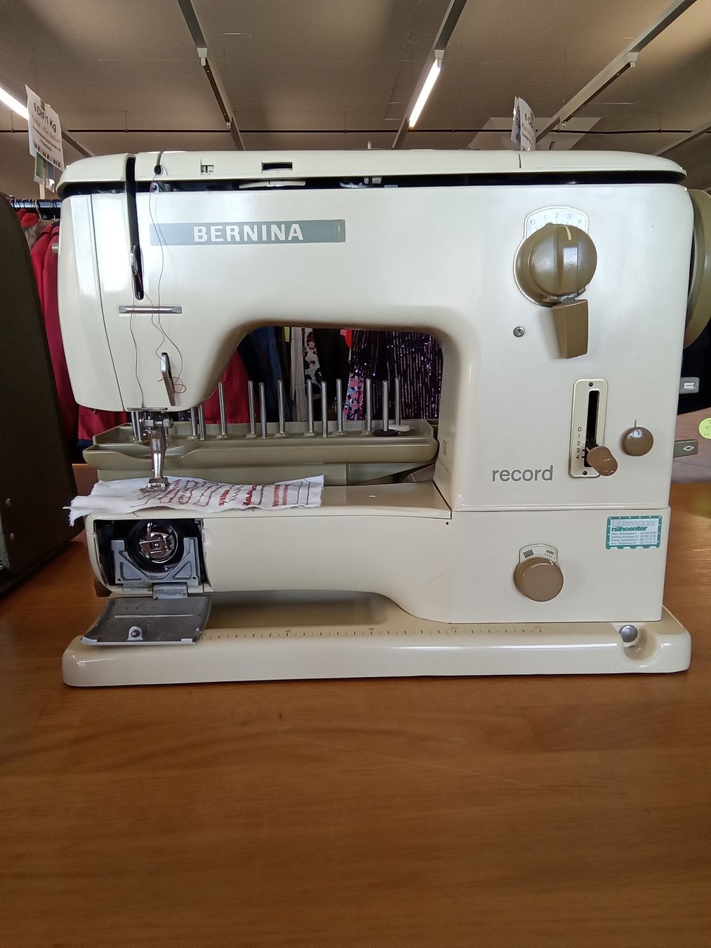 Bernina Macchine da cucire: Bernina 730 Record Nähmaschine  – Usato da Pratteln venduto da Cartonsducoeur_bl 3