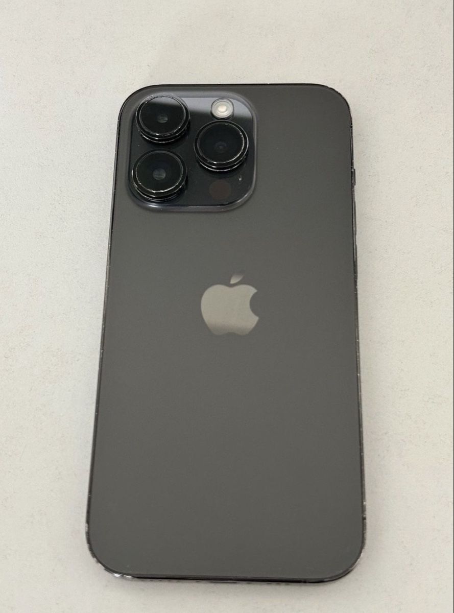 Apple Telefoni cellulari / Smartphones: Apple iPhone 14 Pro 256GB mit Hülle gebraucht – Usato da Zürich venduto da boba16 1