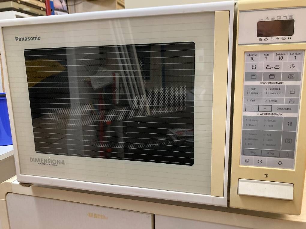 Elettrodomestici da cucina: Mikrowelle, PANASONIC Dimension 4 – Usato da Küssnacht am Rigi venduto da alf_7tb5
