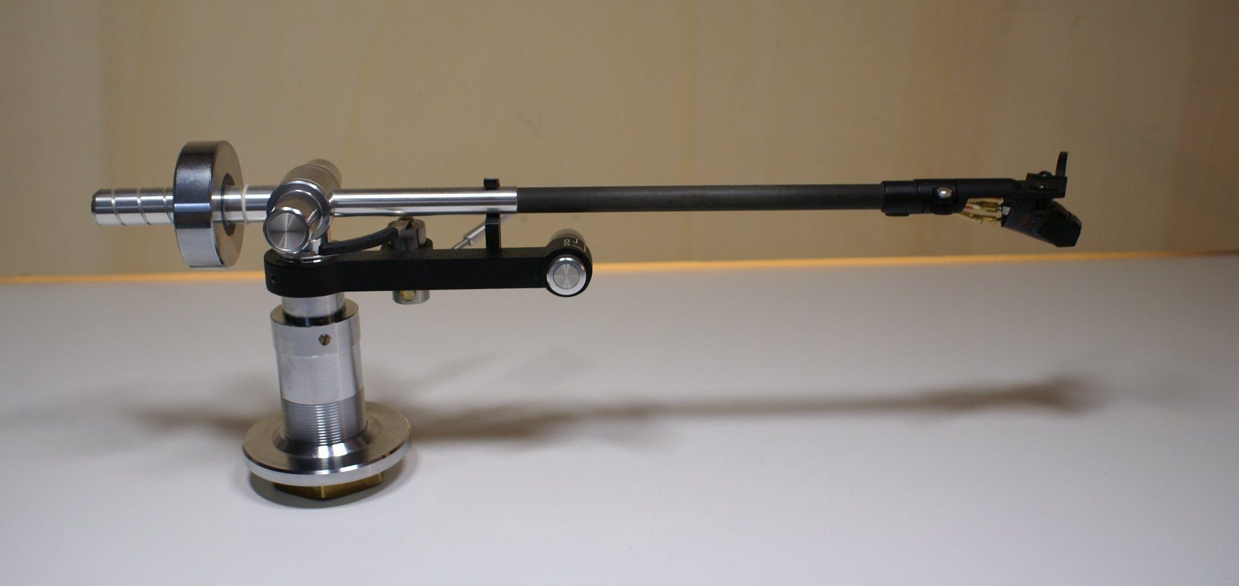 Giradischi: Micro Seiki CF1 Carbon Tonarm – Usato da Maegenwil venduto da Madfinc