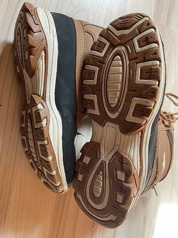 Scarpe da uomo: Bottes hiver 34 kangaroos – Usato da Grattavache venduto da Benterra 1