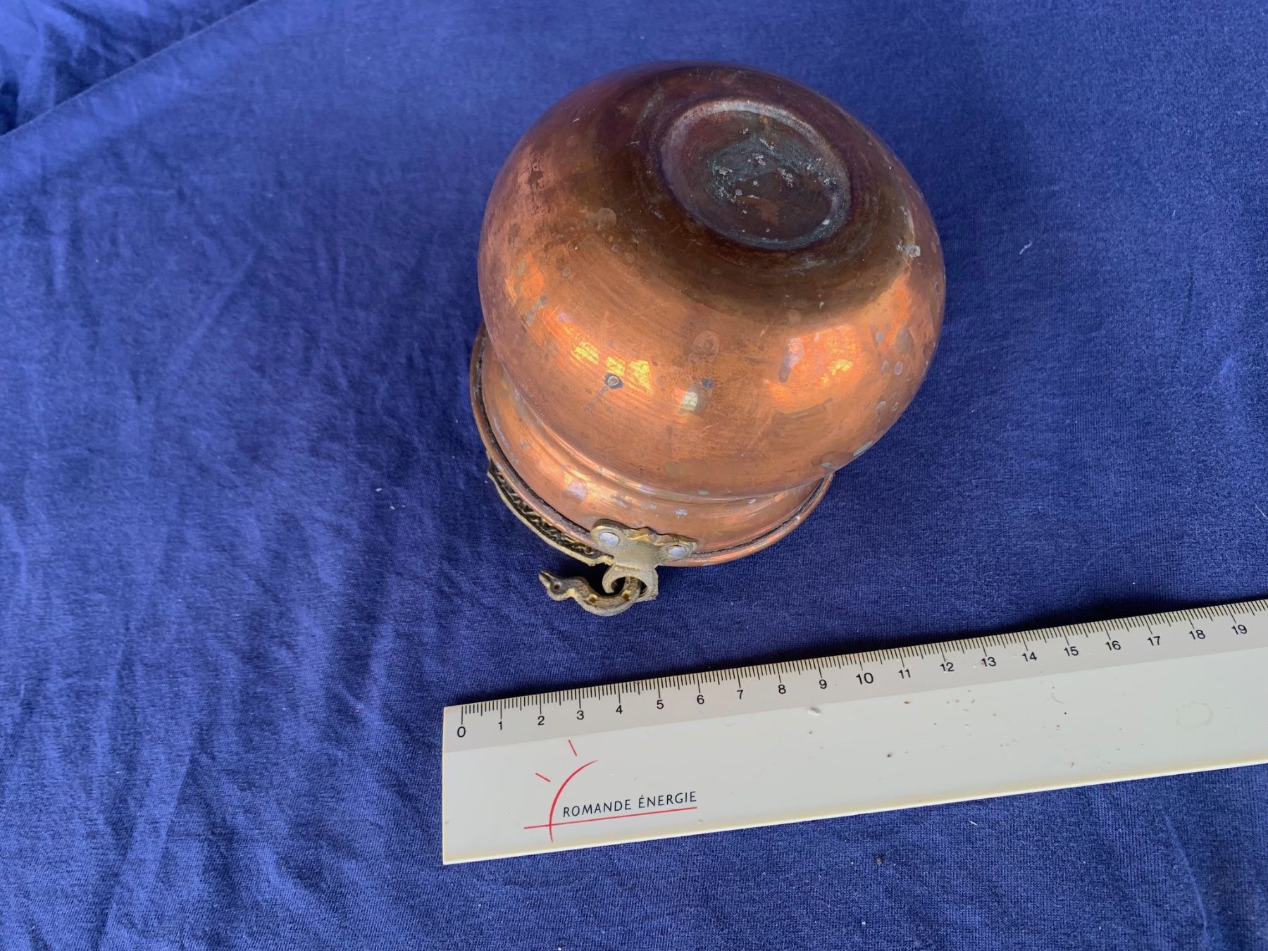 Vasi per fiori: Kleiner Kupfertopf mit ornamentalem Griff – Usato da Oberrieden venduto da pet_n2c2 3
