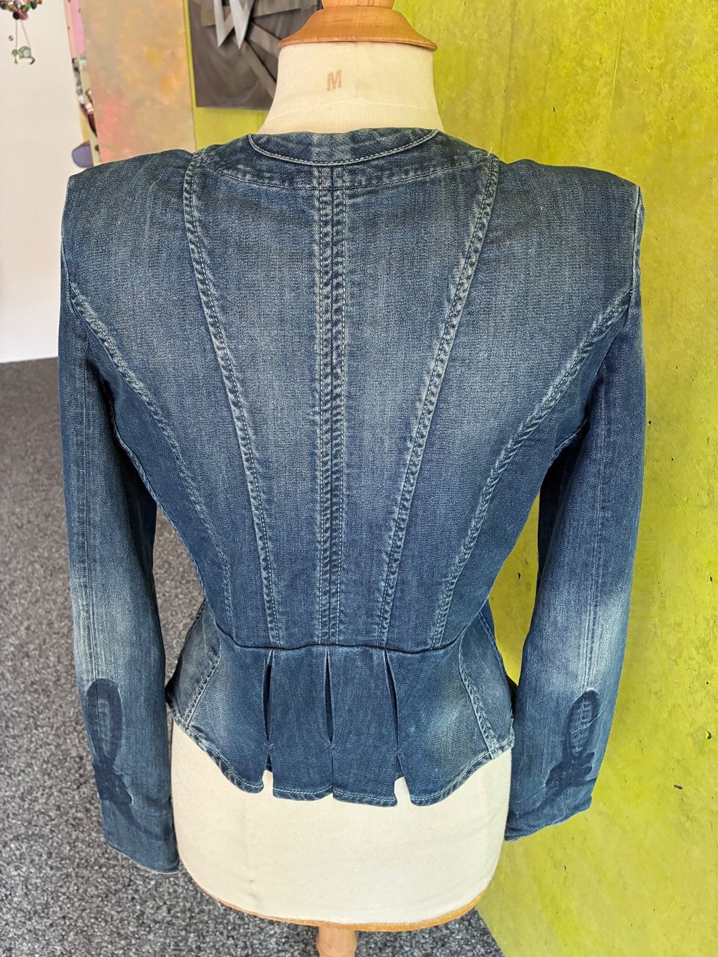 Guess Jacken: Jeansjacke Guess – Gebraucht aus Bibern SO von goldenblue 1