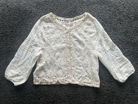 Wunderschöne Bluse,creme mit Stickerei, Top Zustand!