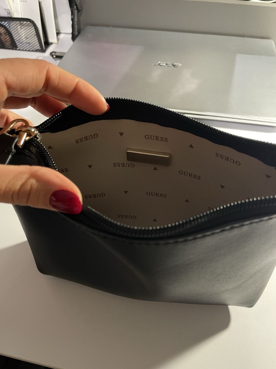 Guess Borse da donna: Kleine Guess Tasche – Usato da Niederlenz venduto da fed_y5mw 1