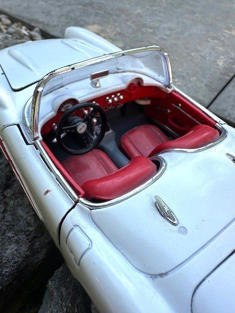 Bburago Voitures modèles: +  CHEVROLET  +            CORVETTE    1957 – D'occasion à Winkel par zeho 2