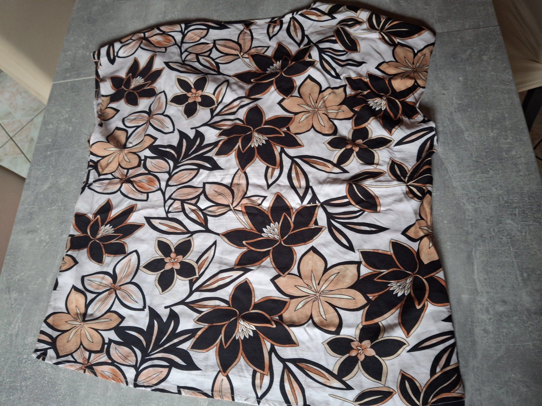 Top: Haut taille S-M marque Chicorée col en V – Usato da Villiers venduto da san_jn5w 6