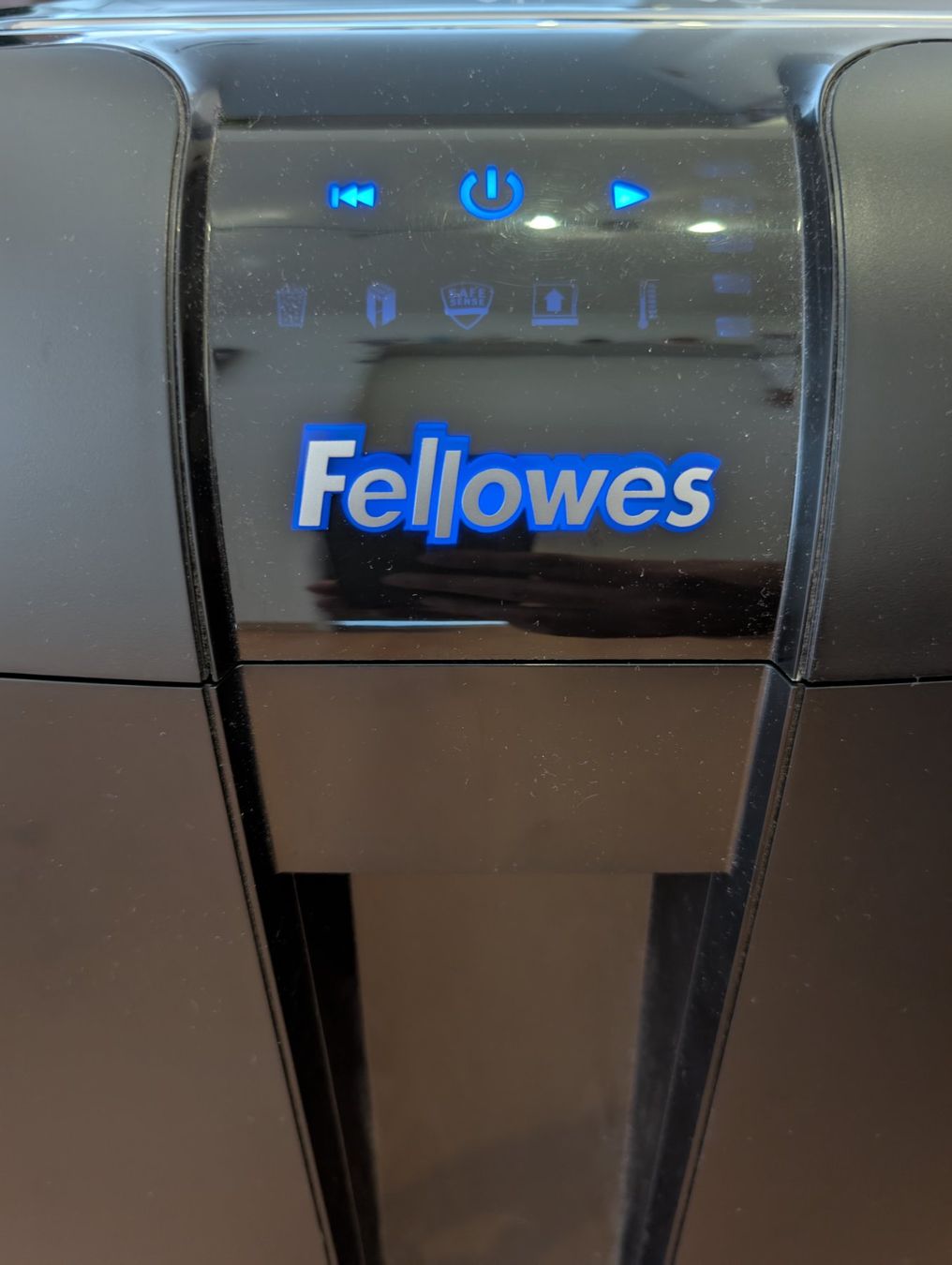 Fellowes Distruggi documenti: Aktenvernichter Fellowes 73Ci – Usato da Buchs ZH venduto da nudle10 8