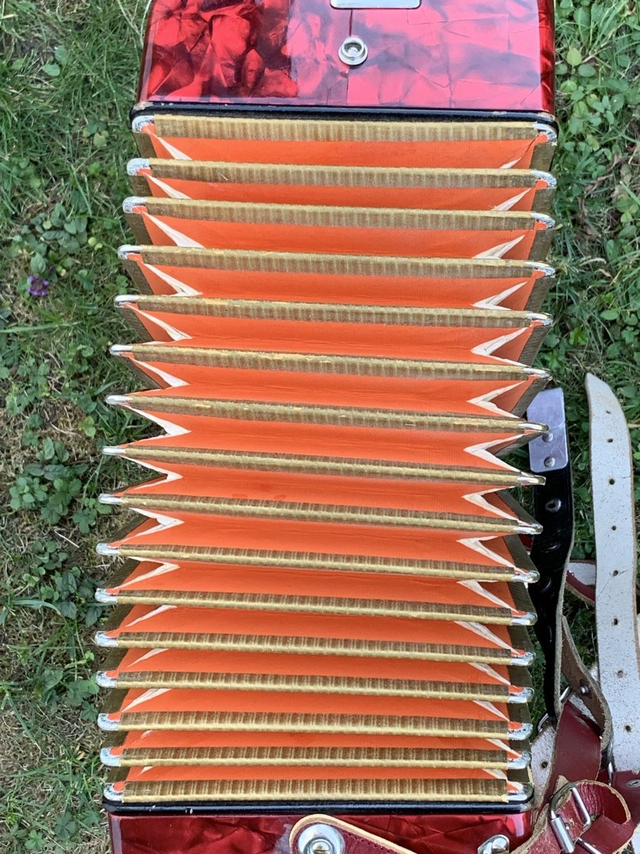 Hohner Musikinstrumente: Akkordeon HOHNER „Piccolo“ – Gebraucht aus Wangen b. Olten von Finolino28 6