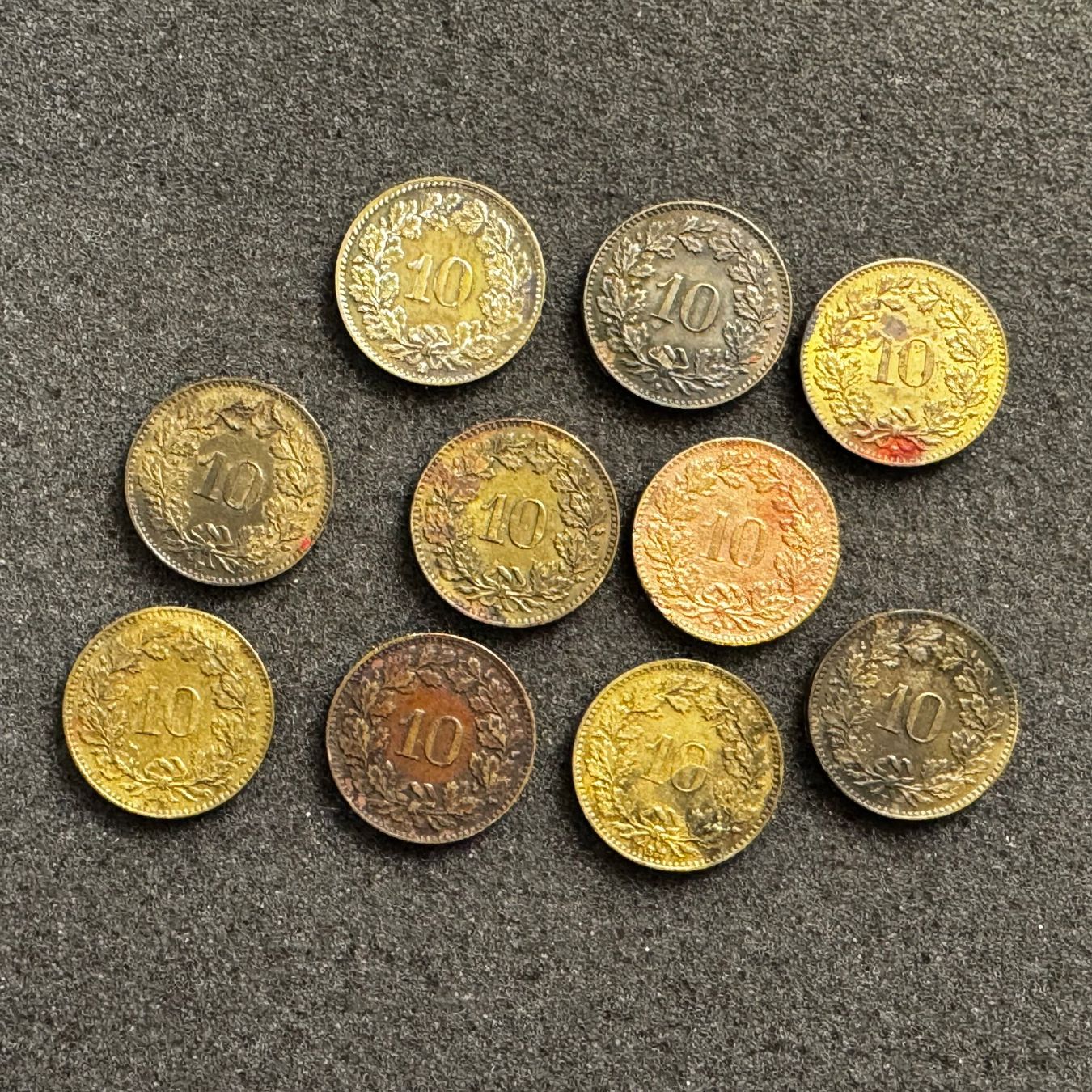 Tutti le monete: 10 x 10 Rappen Schweiz Messing 1918 – Usato da Reitnau venduto da tb-muenzen 1