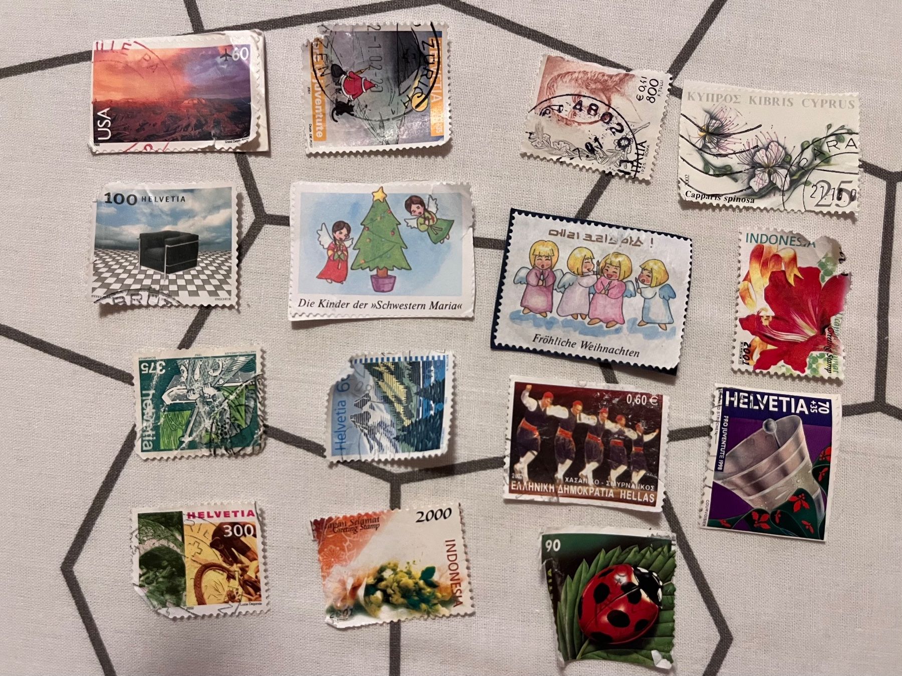 Tous les timbres: Briefmarken – Défectueux à Bäretswil par Rasubi