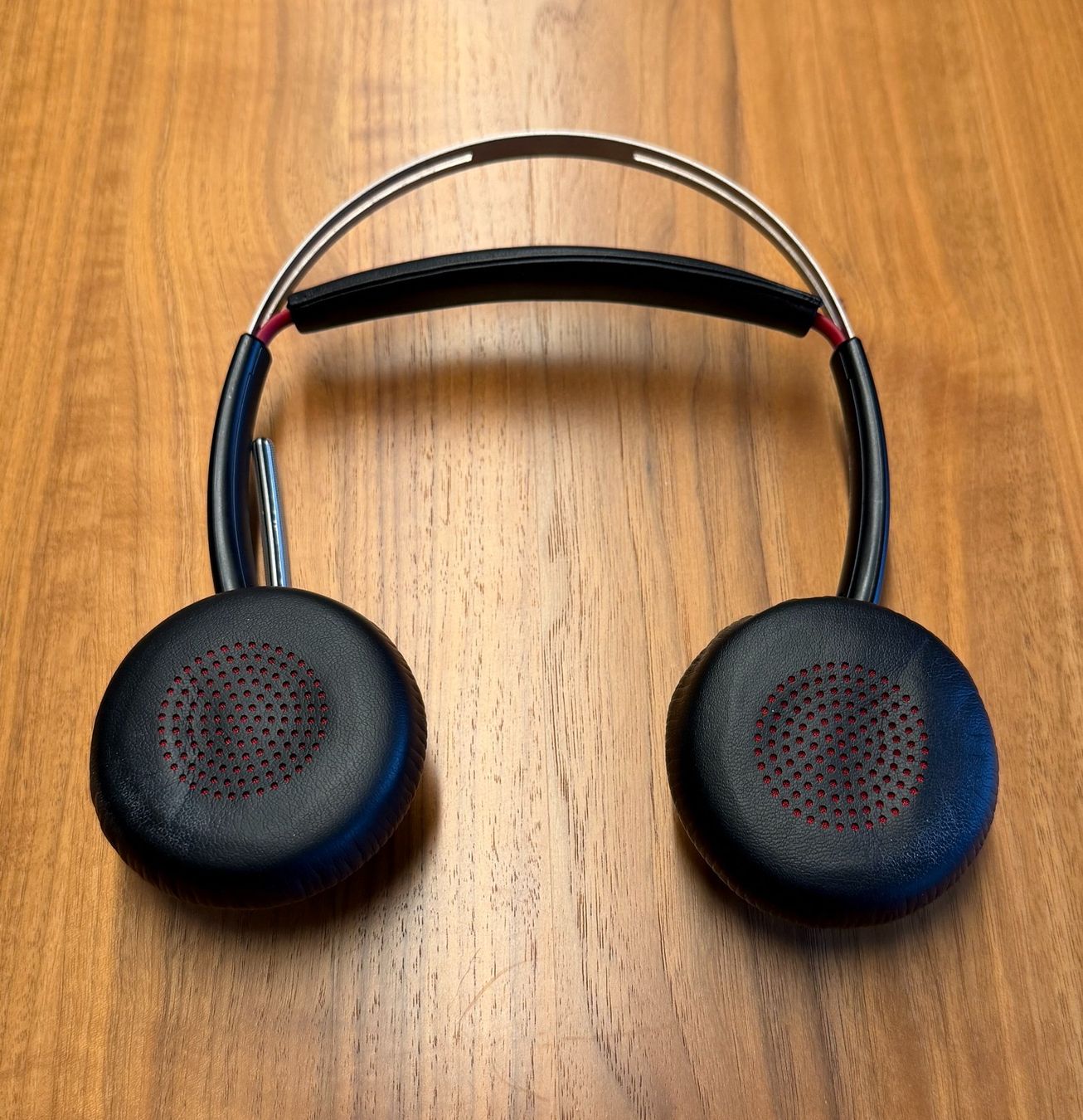 Cuffie: Poly Voyager Focus UC – Usato da Zug venduto da Sirrider 2