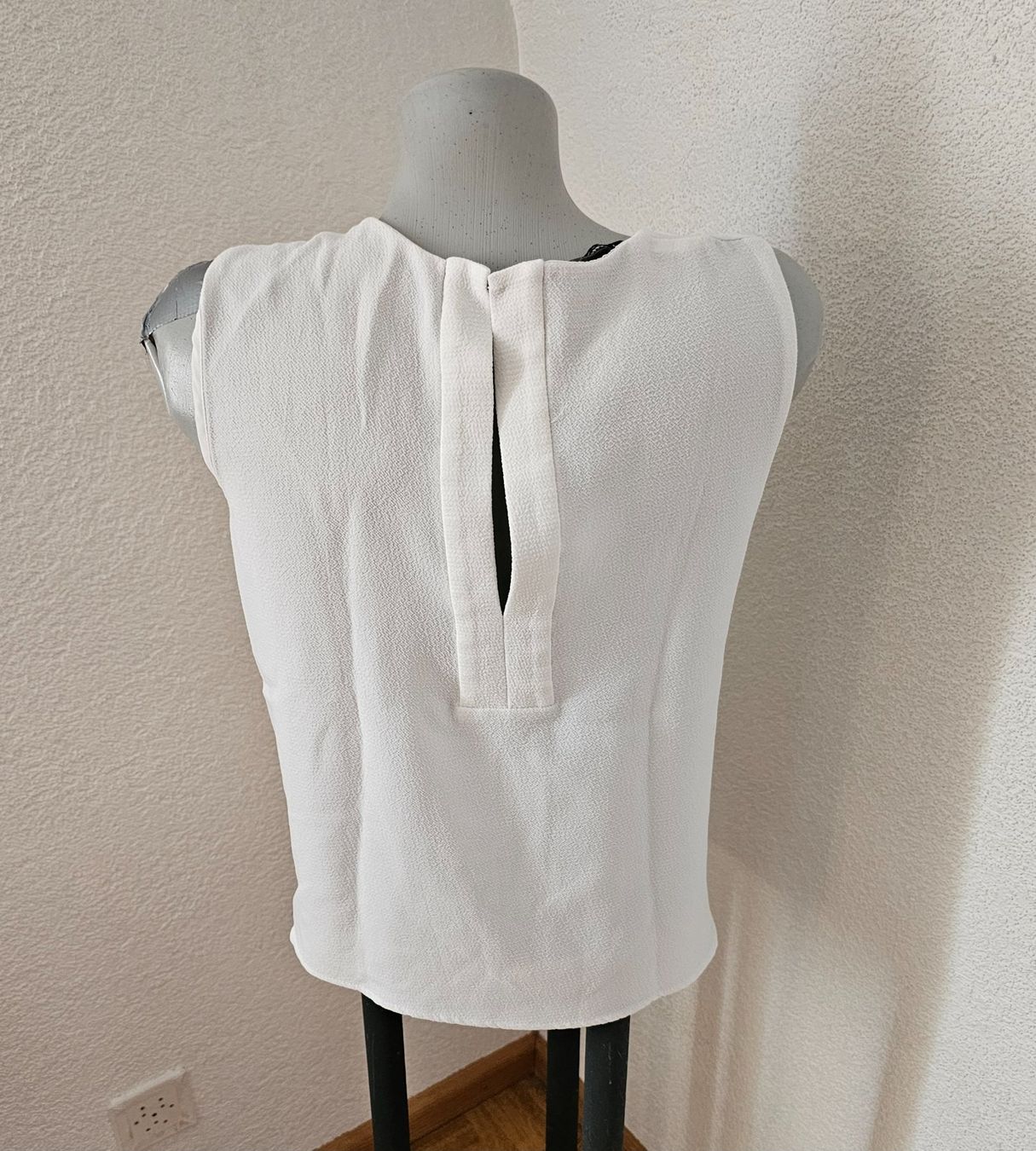 Mango Top: MANGO Basic - edles Business Top Gr. XS auch S – Nuovo (secondo la descrizione) da Füllinsdorf venduto da Sunnebliemli7 1