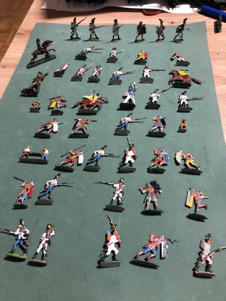 Figuren: Zinnfiguren bemalt dünn #4 – Gebraucht aus Zürich von